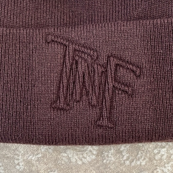 Brand New The North Face Urban Embossed Beanie Cuffed Hat Coal Brown Stretch Cap - Picture 2 of 12